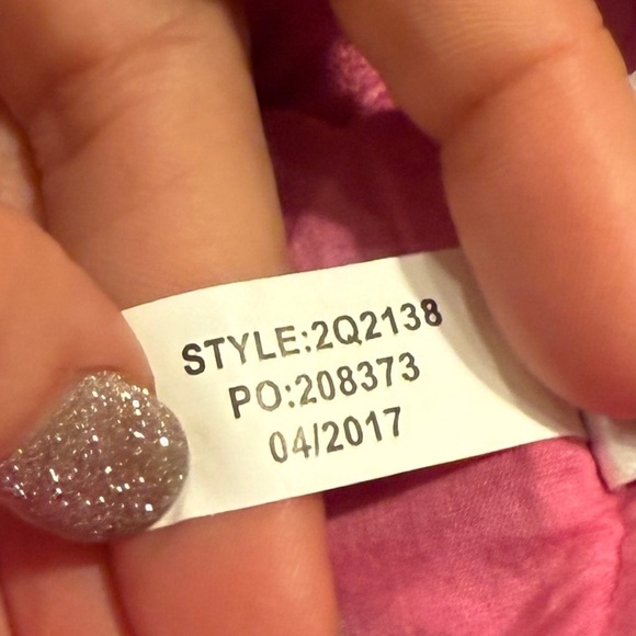 VINEYARD VINES Women’s Pink Embroidered Ruffle Popover Drawstring Romper Size M - Picture 6 of 6